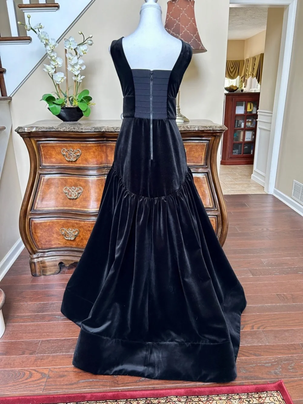 LILA VELVET GOWN - Picture 5 of 6